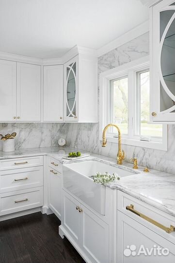 Кухня с витражами