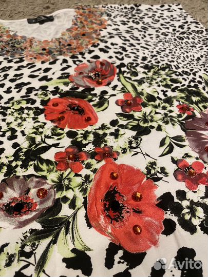 Кофта женская с цветами (размер XL)