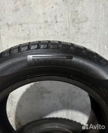 Pirelli Carrier Winter 185/65 R15 30B