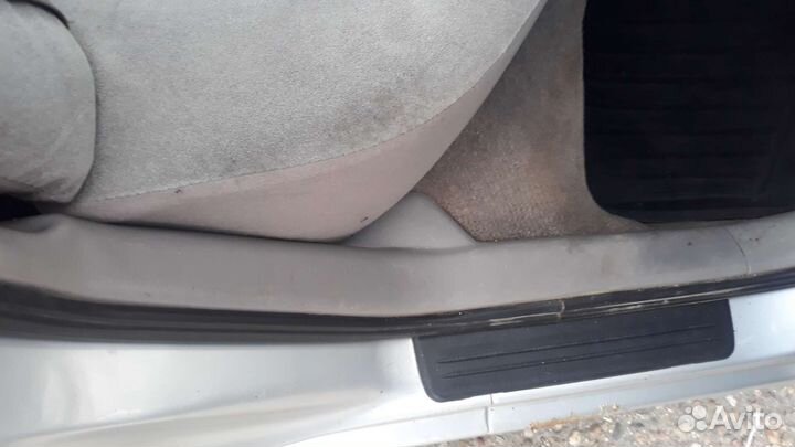 Накладка порога nissan sunny b15