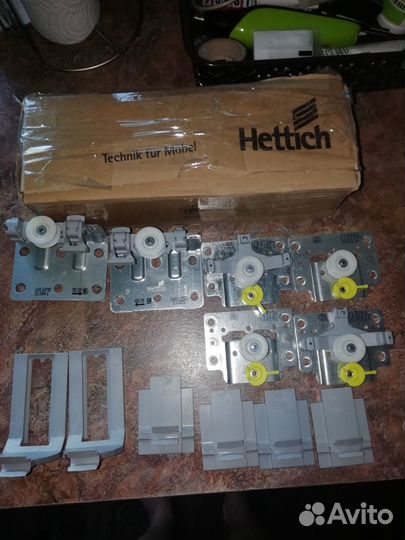 Мебельная фурнитура ролики для шкафа купе