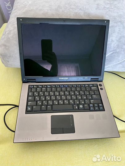 Ноутбук Samsung Q70