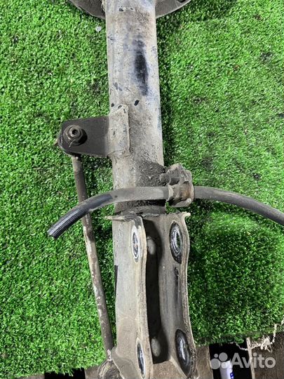 Амортизатор задний правый Toyota Highlander U40