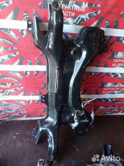 Подрамник передний Toyota Corolla 150