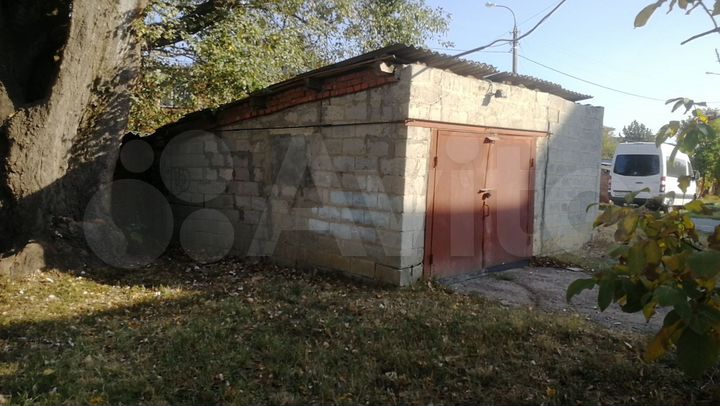 Гараж, > 30 м²