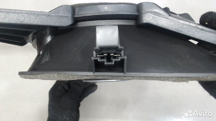 Сабвуфер Audi A8 (D3), 2004