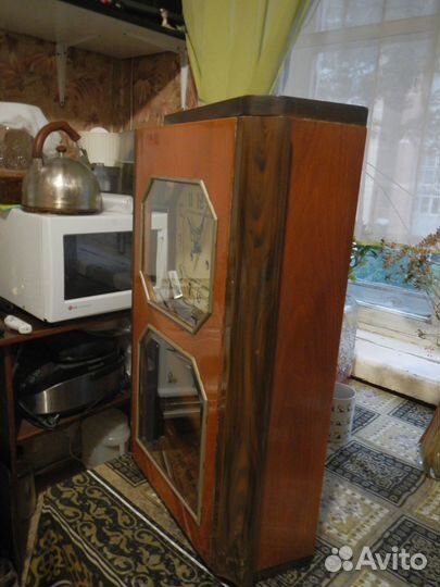 Часы с маятником