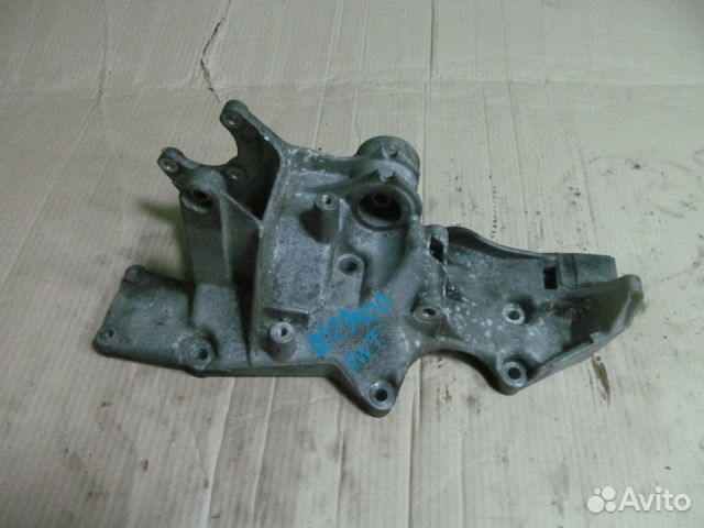 Кронштейн Volkswagen Passat B5 1997-2005