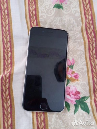 iPhone se2022 64гб