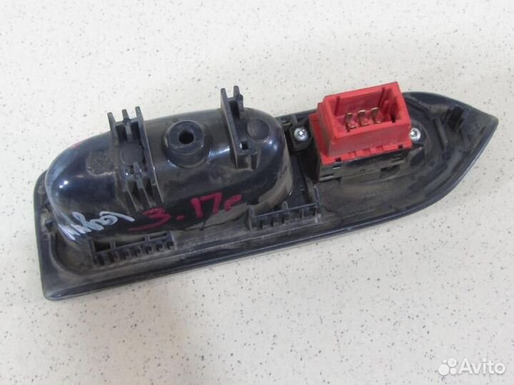 Кнопка стеклоподъемника