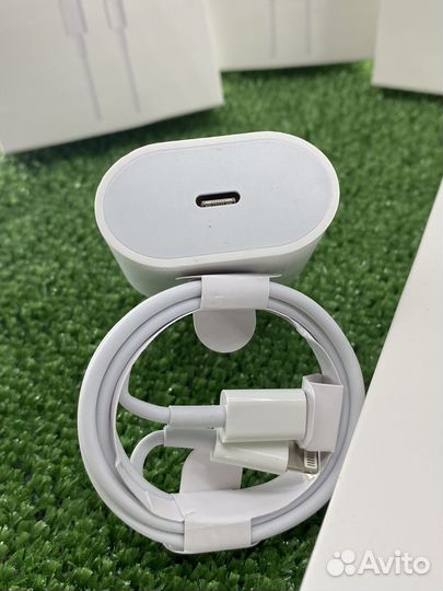 Быстрая зарядка для iPhone 20w + кабель