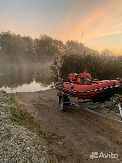 Лодка с мотором