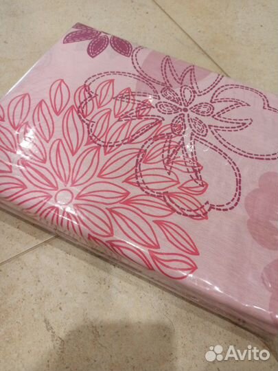 Новое постельное белье семейный комплект без прост