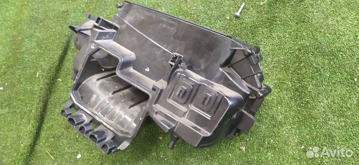 Корпус воздушного фильтра Mercedes C200 Cgi 204