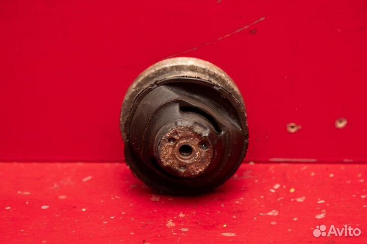 Опора двигателя Mercedes E200 W124 M102 1990