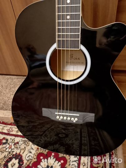 Акустическая гитара