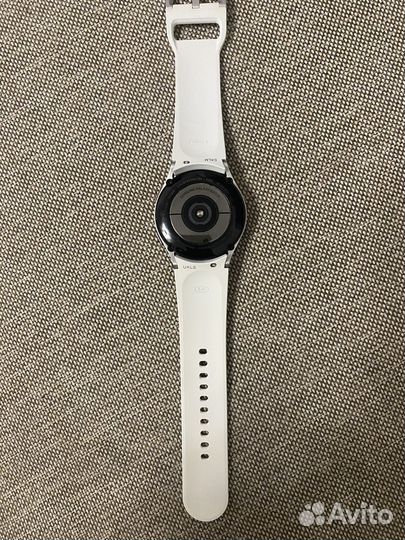 Смарт-часы Samsung Galaxy Watch 4
