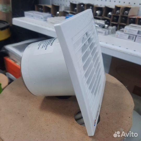 Вентилятор вытяжной 100 мм