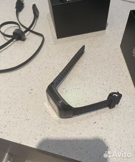 Фитнес браслет Healbe gobe 3