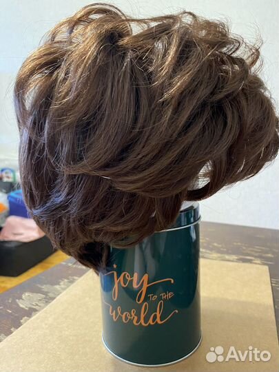 Парик короткий из искусственных волос