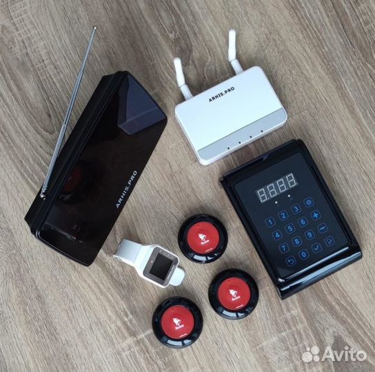 Кнопка вызова и часы для вызова официанта комплект