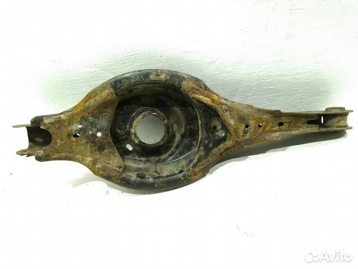 Рычаг задний нижний правый