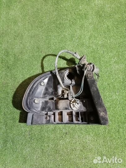 Фонарь задний правый Mazda 626