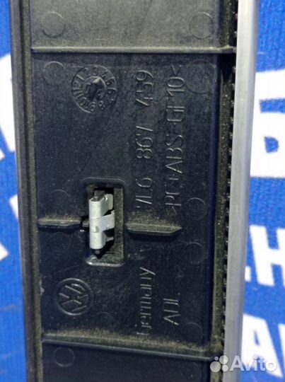 Накладка на дверь Volkswagen Touareg внедорожник