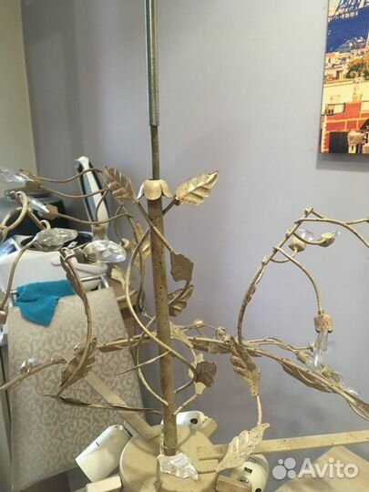 Продам люстру