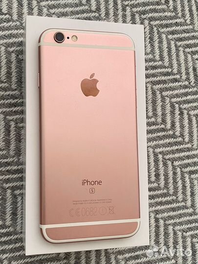 iPhone 6S, 64 ГБ