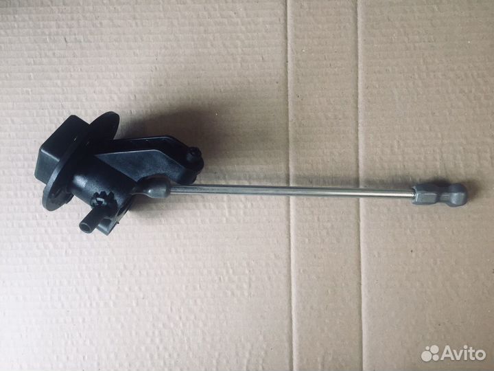 Поворотный кулак Henes Broon