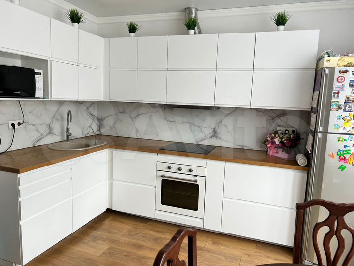 2-к. квартира, 72,7 м², 3/25 эт.