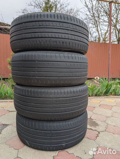 Yokohama BluEarth AE50 215/50 R17