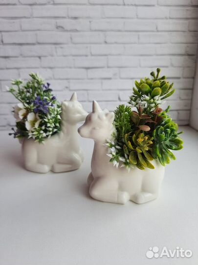 Декорированная цветочная композиция Единорожка