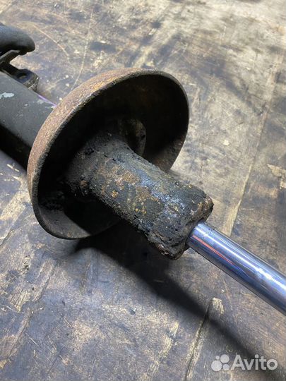 Стойка правая Opel Astra G