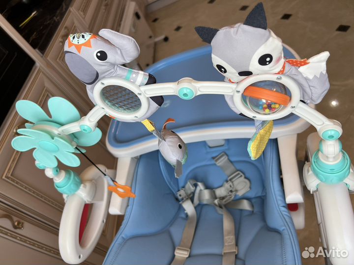 Дуга с игрушками