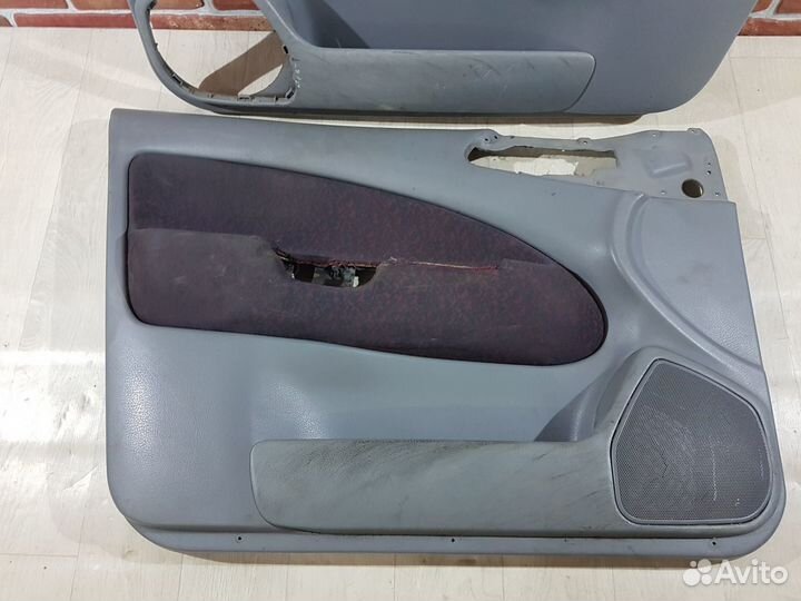 Обшивка двери Skoda octavia a4