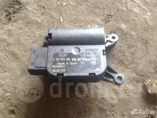 Моторчик заслонки печки VW Passat (B6) 2005-2010