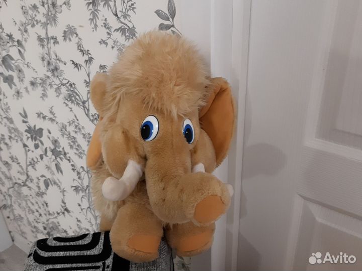 Мамонтенок плюшевый