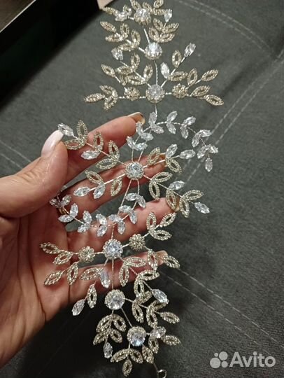 Веточка в прическу