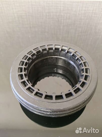 Опорный подшипник переднего амортизатора