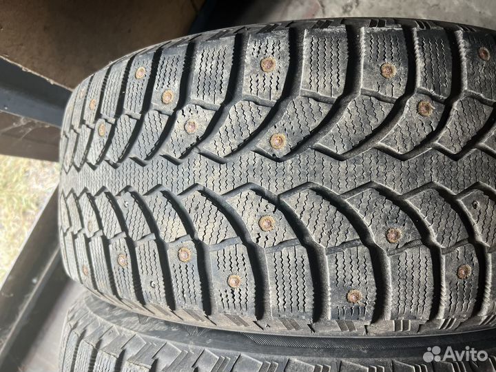 Bridgestone Blizzak Spike-01 255/55 R18