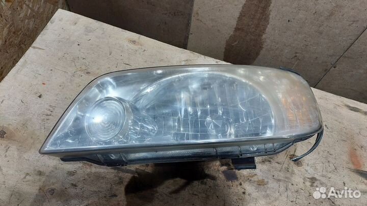 Фара левая с дефектом Hyundai Matrix 1