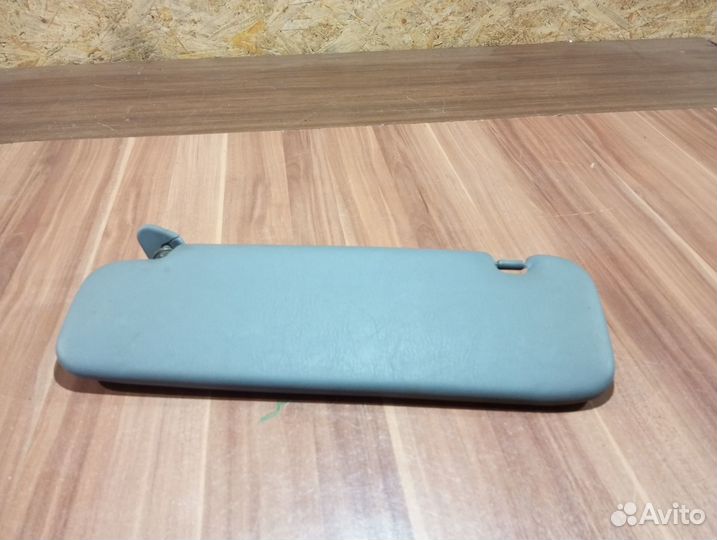 Солнцезащитный козырек правый Toyota land cruiser