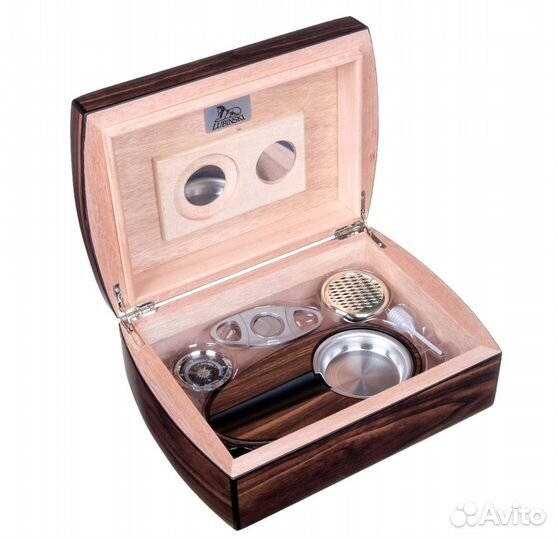 Хьюмидор Lubinski с подарочным набором на 30 шт