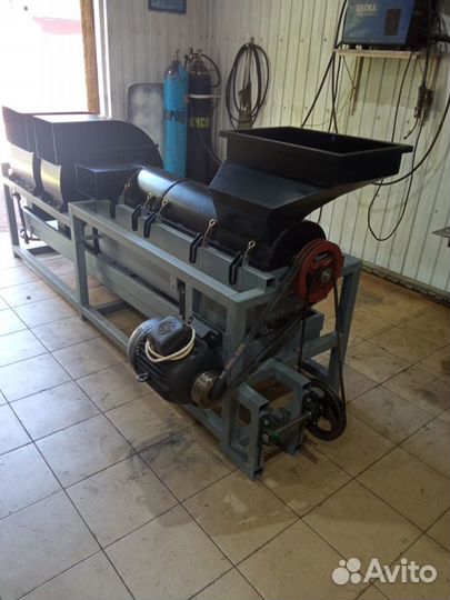 Станок для переработки кедровых шишек