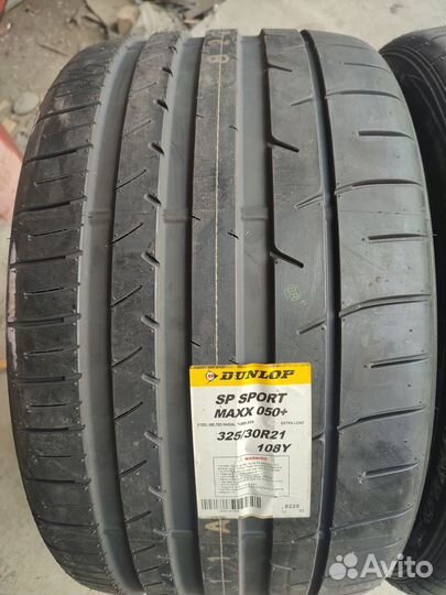 Dunlop SP Sport Maxx 050+ 285/35 R21 и 325/30 R21 109Y