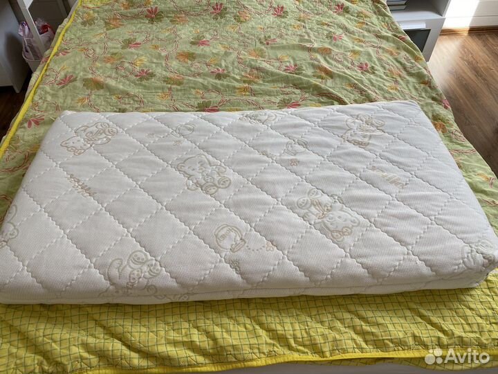 Кроватка комплект (матрас, одеяло, бортики)