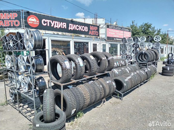 Michelin X-Ice North 4 215/60 R17