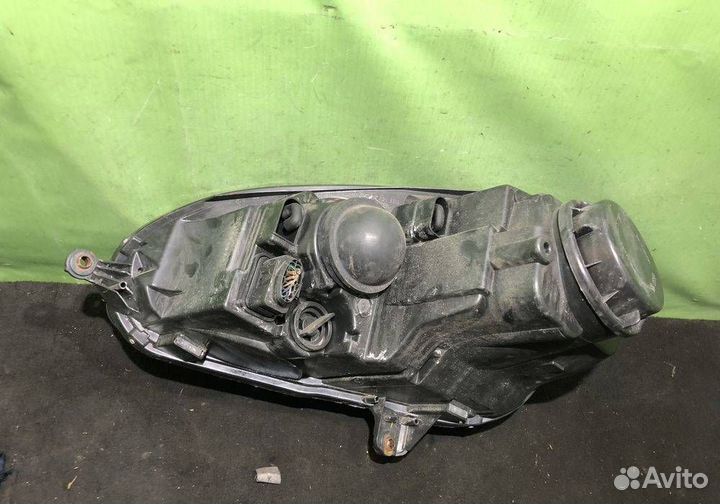 Фара правая галоген Volkswagen Golf 5 2003-200